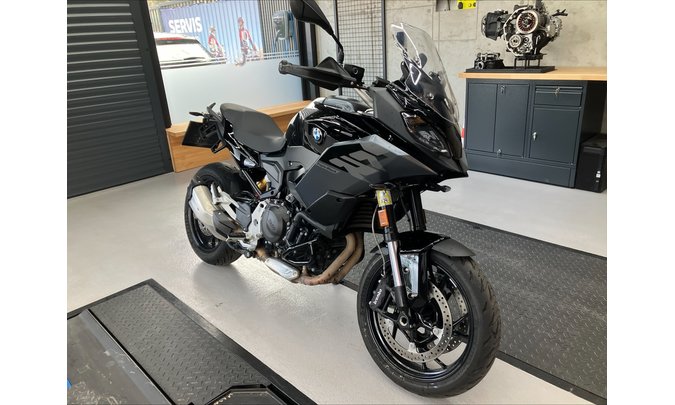 F 900 XR