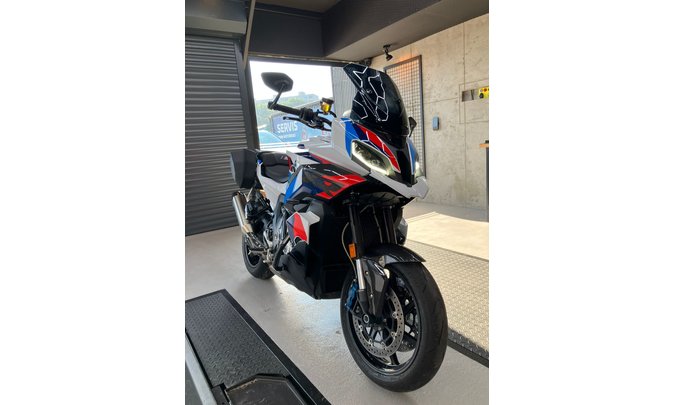 M 1000 XR M